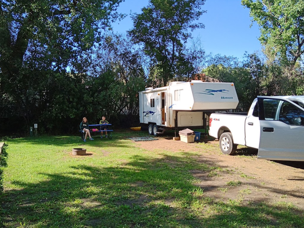 River Grove Campground and Cabins | 25 Poplar St, Drumheller, AB T0J 0Y1, Canada | Phone: (403) 823-6655