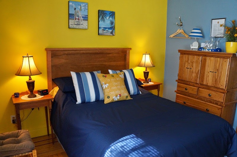 Au Coq Du Bonheur B&B | 79 Rue Bellevue Ouest, Magog, QC J1X 3H3, Canada | Phone: (819) 843-7203