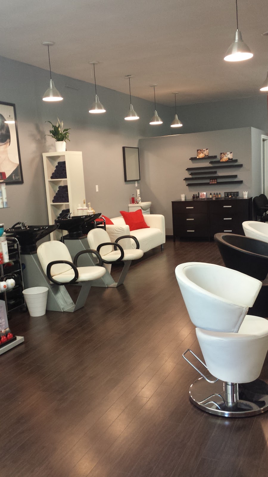 Laux Beauty | 2479 Lake Shore Blvd W, Etobicoke, ON M8V 1C5, Canada | Phone: (416) 252-5289