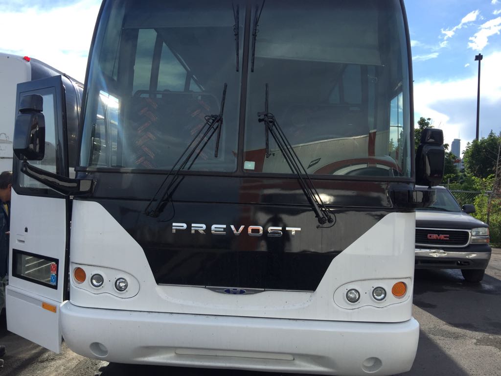 Tours Coach Canada | 32 Stoffel Dr, Etobicoke, ON M9W 1A8, Canada | Phone: (416) 444-3000