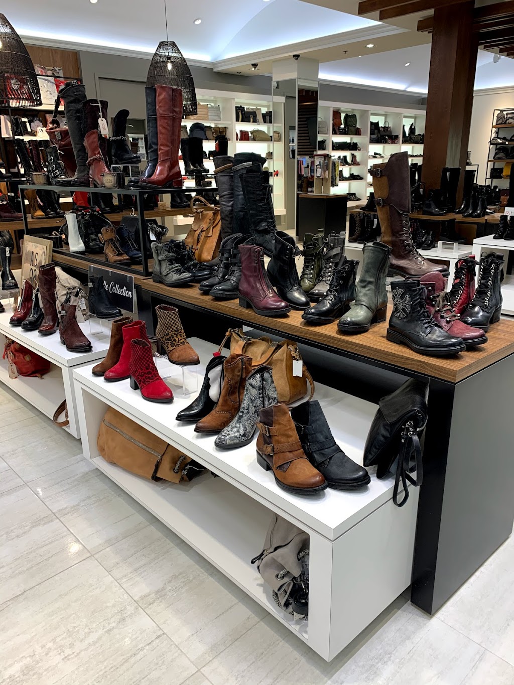 Boutique Moi Mes Souliers | 2600 Bd Laurier, Québec, QC G1V 4T3, Canada | Phone: (418) 657-5863