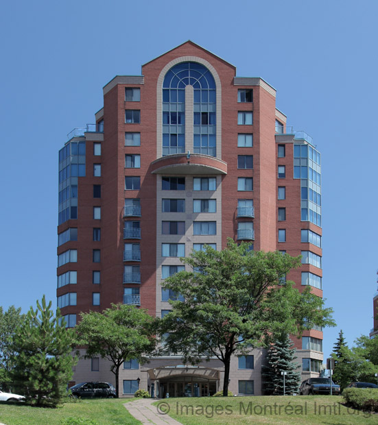 Les Châteaux de Casson | 795 Rue Muir, Saint-Laurent, QC H4L 5H8, Canada