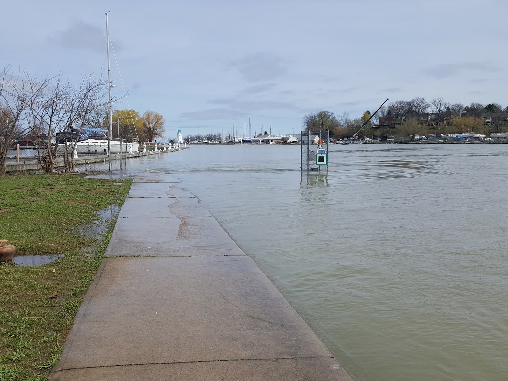 Lockhart Point Parking Lot | 1 Lakeport Rd, St. Catharines, ON L2N 4P6, Canada