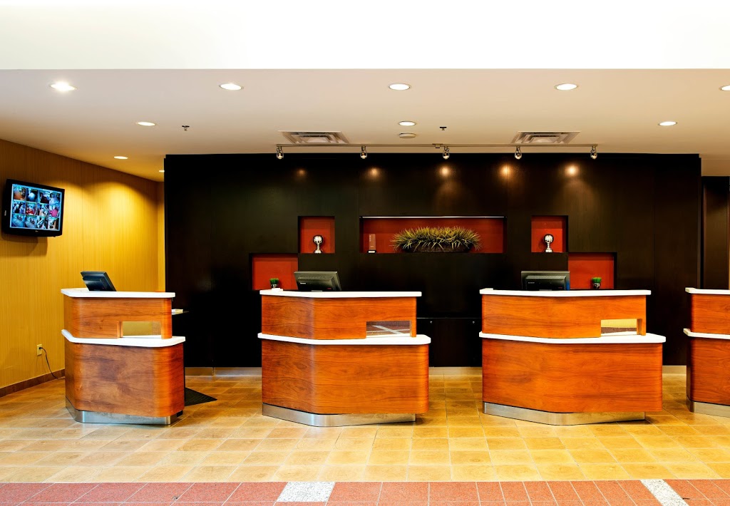 Courtyard by Marriott Ottawa East | 200 Coventry Rd, Ottawa, ON K1K 4S3, Canada | Phone: (613) 741-9862