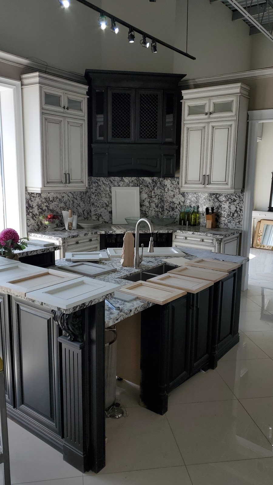 Castlecorp Kitchens & Custom Cabinetry | 1285 Britannia Rd E, Mississauga, ON L6W 1C7, Canada | Phone: (905) 565-1190