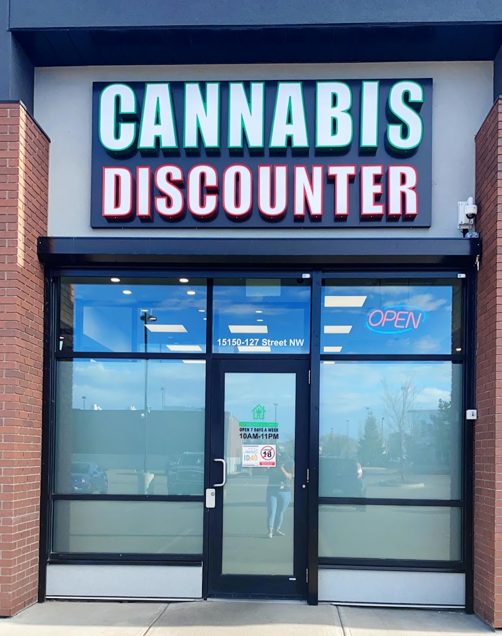 Cannabis Discounter Oxford | 15150 127 St NW, Edmonton, AB T6V 0C5, Canada | Phone: (780) 244-5884
