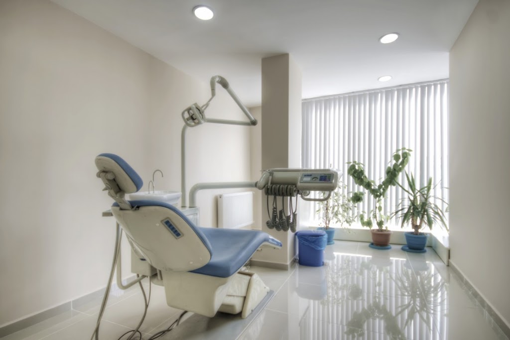 Kennedy Square Dental | Ut 59C, 50 Kennedy Road S. (at Clarence Street) Brampton, ON. L6W 3R7, Canada | Phone: (905) 789-7339