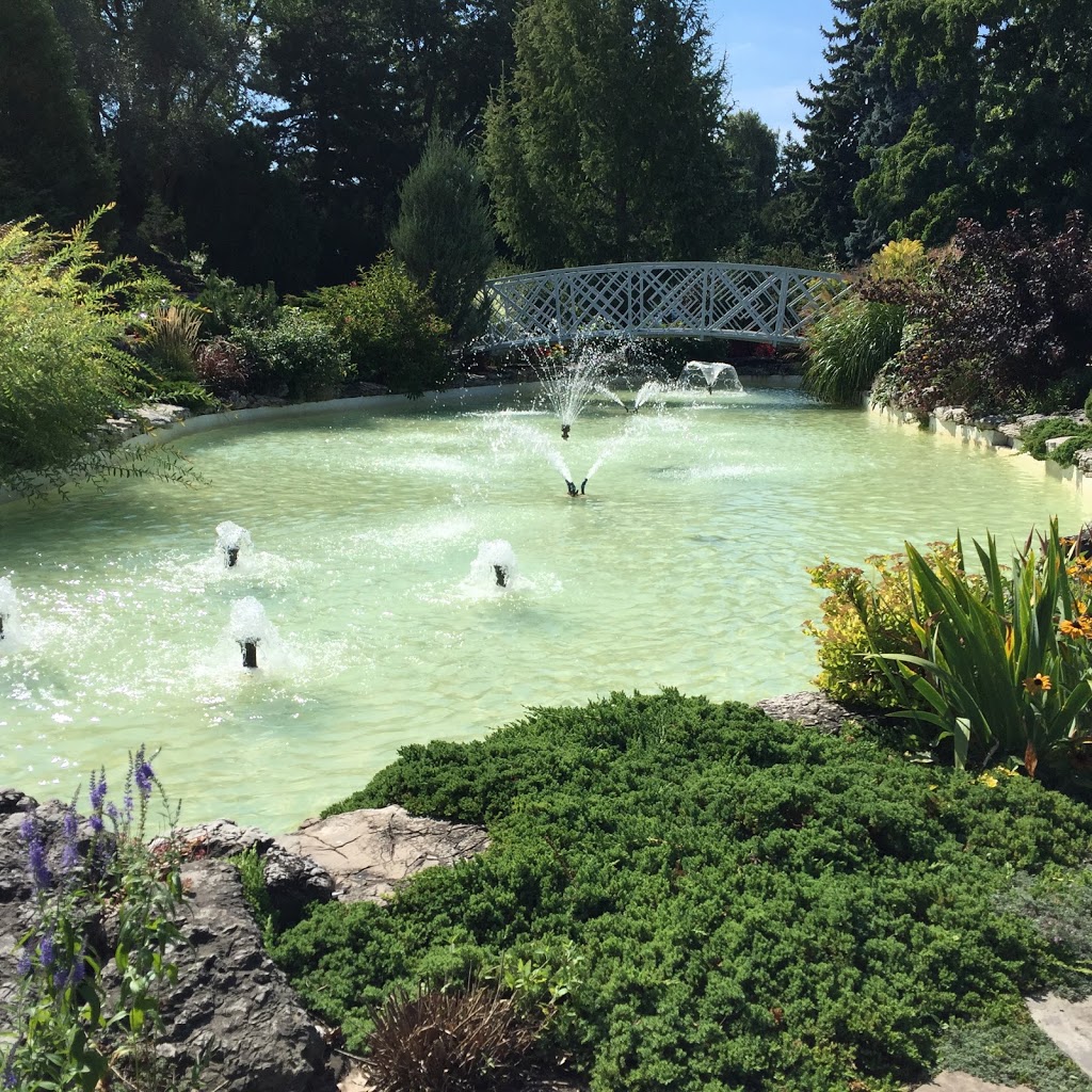 Rockway Gardens | 11 Floral Crescent, Kitchener, ON N2G 2N9, Canada | Phone: (519) 745-4669