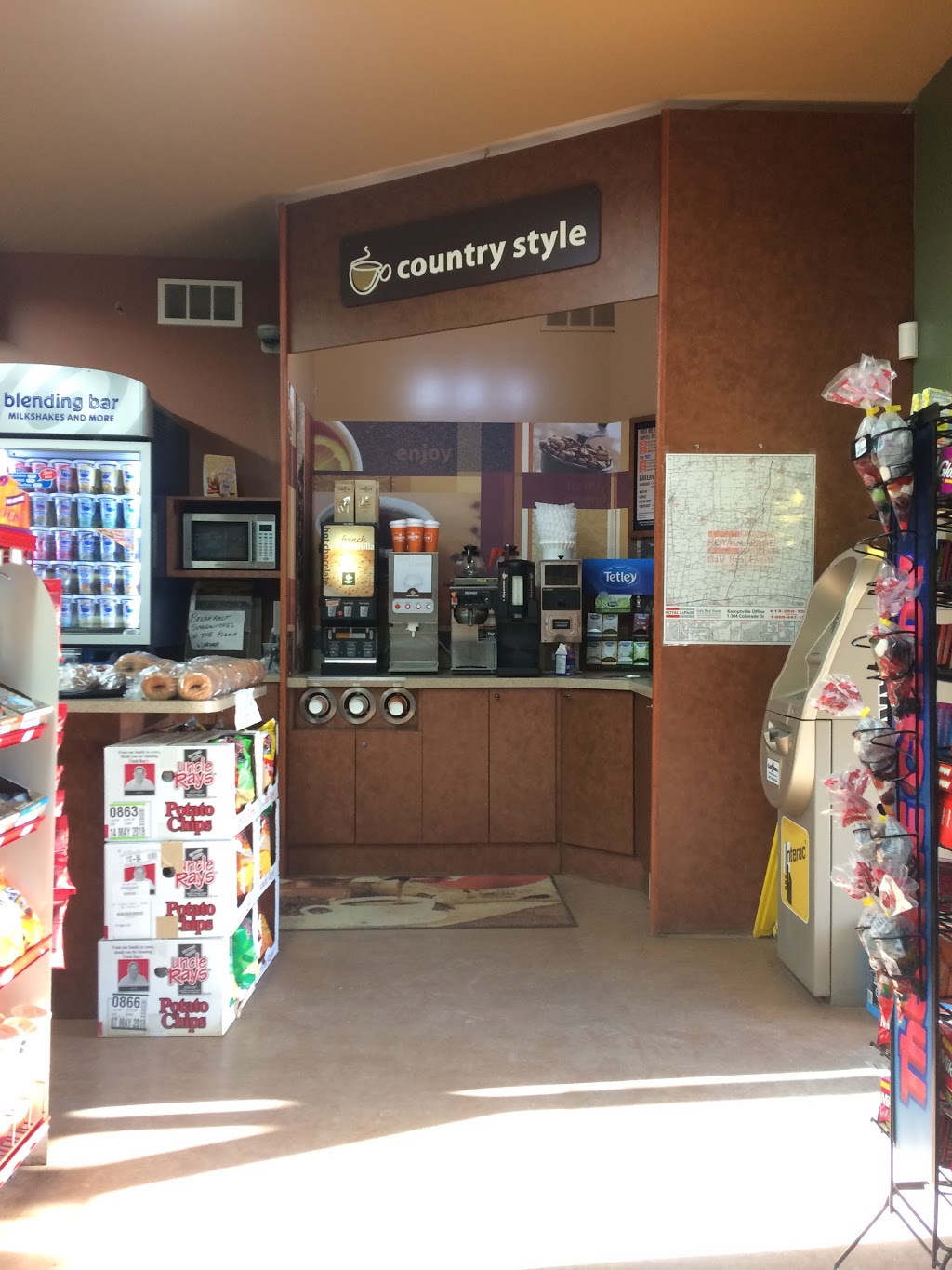 Shellys Convenience Store | 251 S Gower Dr, Kemptville, ON K0G 1J0, Canada | Phone: (613) 258-3300