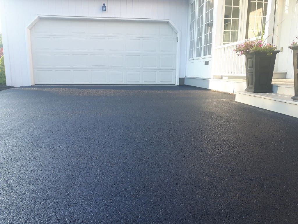 Kingston Driveway Sealing | 9 Crerar Blvd, Kingston, ON K7M 3P7, Canada | Phone: (613) 634-1800