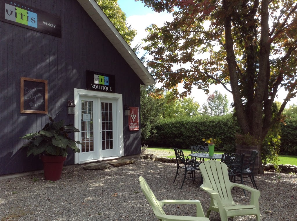 Vignoble Bromont Auberge & Boutique | 1095 Chemin N, Brigham, QC J2K 4R6, Canada | Phone: (450) 263-4988