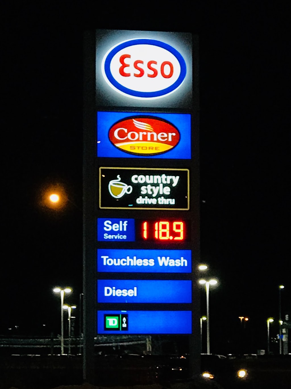 Esso | 225 Huntmar Dr, Stittsville, ON K2S 1B9, Canada | Phone: (613) 836-6057