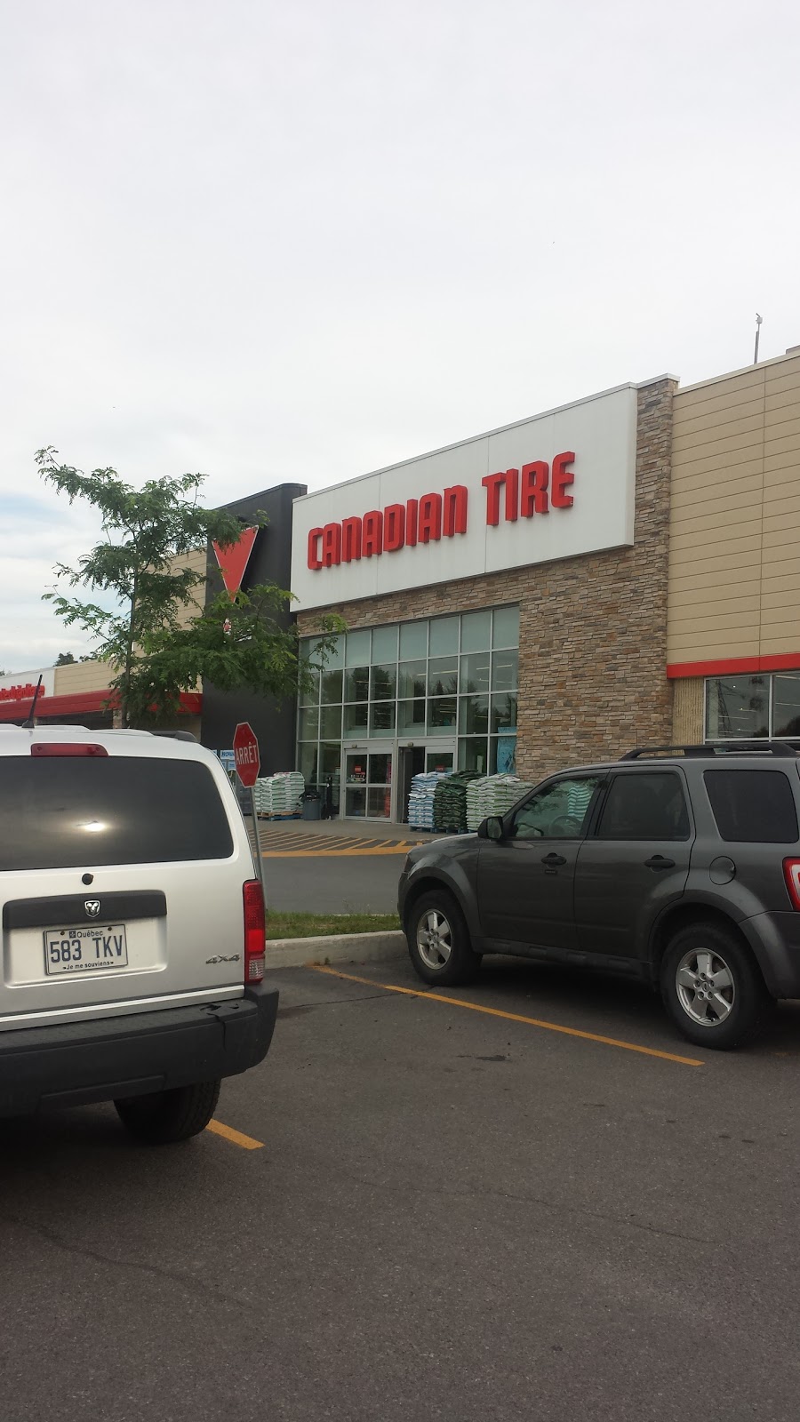 Canadian Tire - Verdun, QC | 3180 Rue Wellington, Verdun, QC H4G 1T3, Canada | Phone: (514) 766-8561