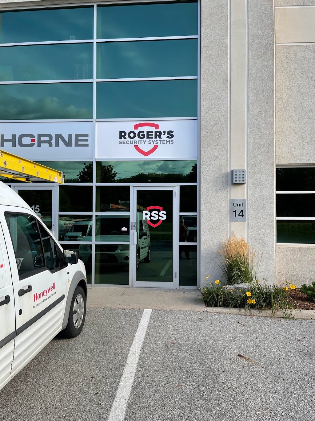 Rogers Security® Systems Inc | 1550 Yorkton Ct #14, Burlington, ON L7P 5B7, Canada | Phone: (905) 319-3244