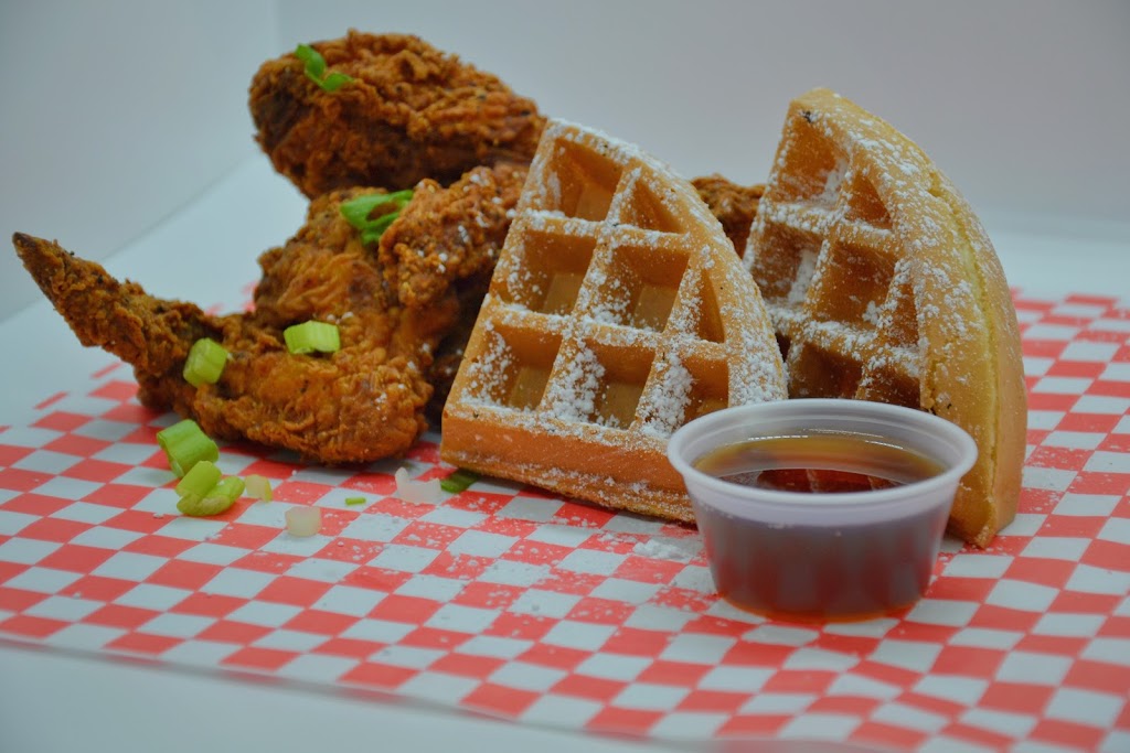 Luckys Chicken n Waffles | 2977 Lake Shore Blvd W, Etobicoke, ON M8V 1J8, Canada | Phone: (416) 252-9779