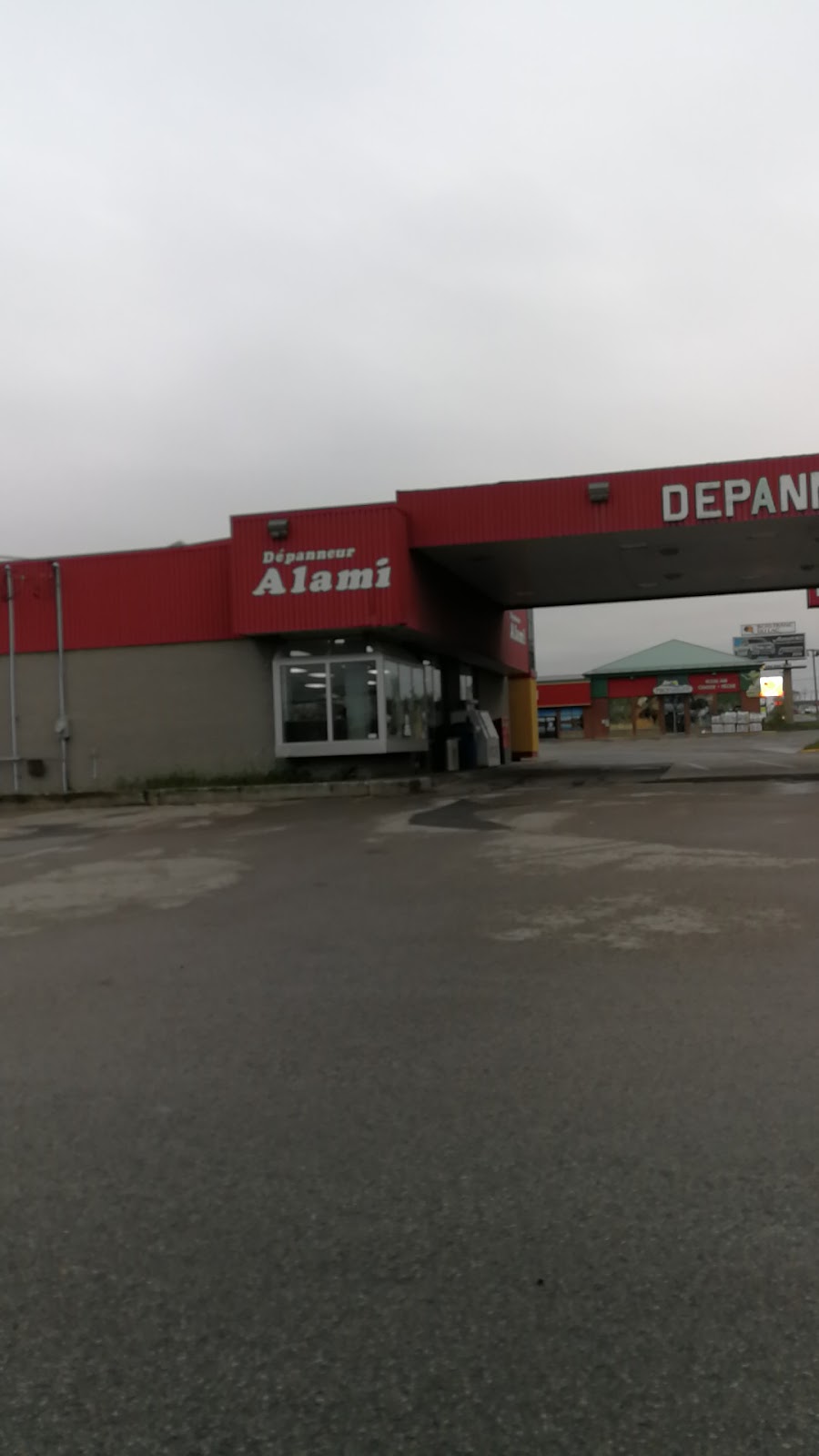 Dépanneur Alami | 985, av du Pont N, Alma, QC G8B 7B6, Canada | Phone: (418) 668-5248