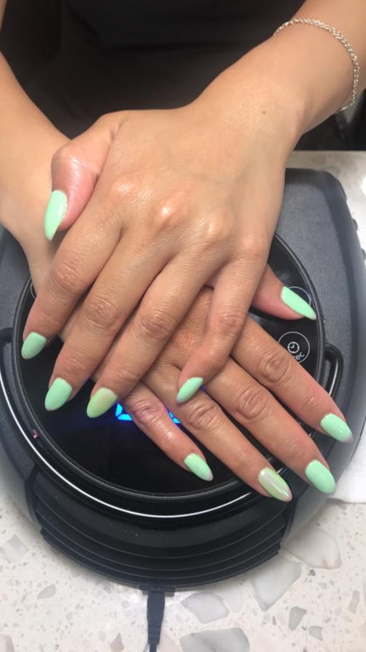 Ongles de Salaberry | 2495 Rue de Salaberry, Montréal, QC H3M 1L1, Canada | Phone: (514) 379-3323