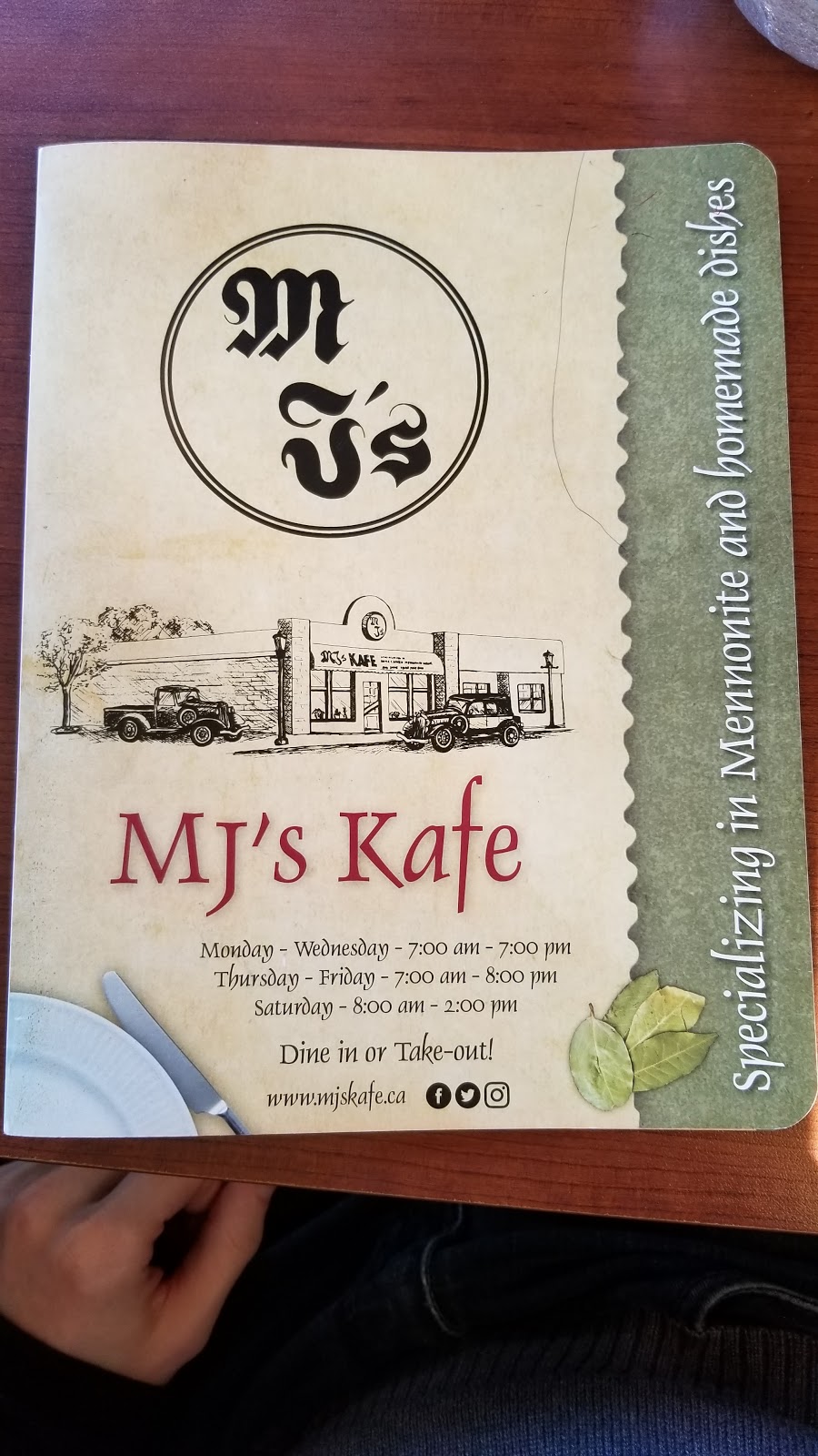 MJs Kafé | 408 Main St, Steinbach, MB R5G 1Z5, Canada | Phone: (204) 326-2224