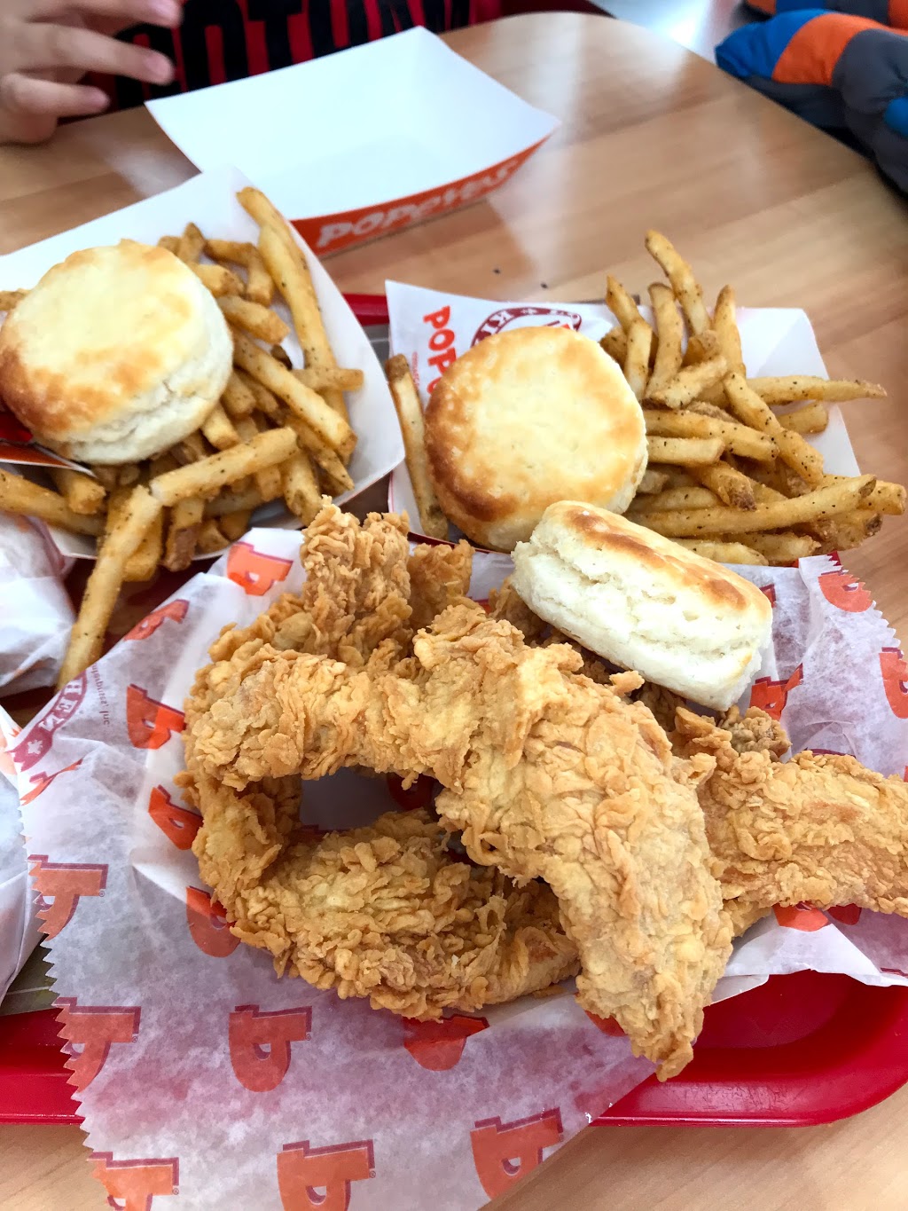 Popeyes | 9960 Dufferin St #14, Maple, ON L6A 1S2, Canada | Phone: (905) 417-9391