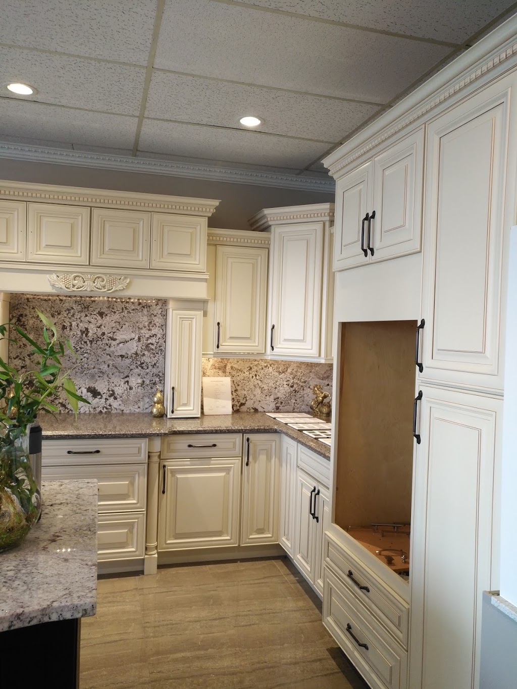 AKR Cabinets & Granite Inc | 4031 Fairview St, Burlington, ON L7L 2A4, Canada | Phone: (905) 637-8808