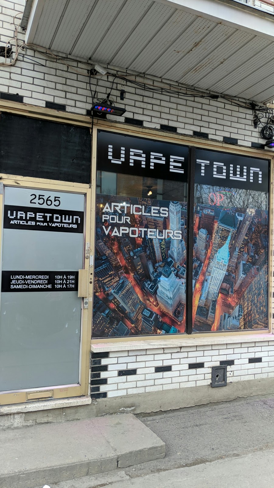 Vape Town St-Michel | 2565 Rue Bélanger, Montréal, QC H1Y 1A3, Canada | Phone: (514) 543-7711