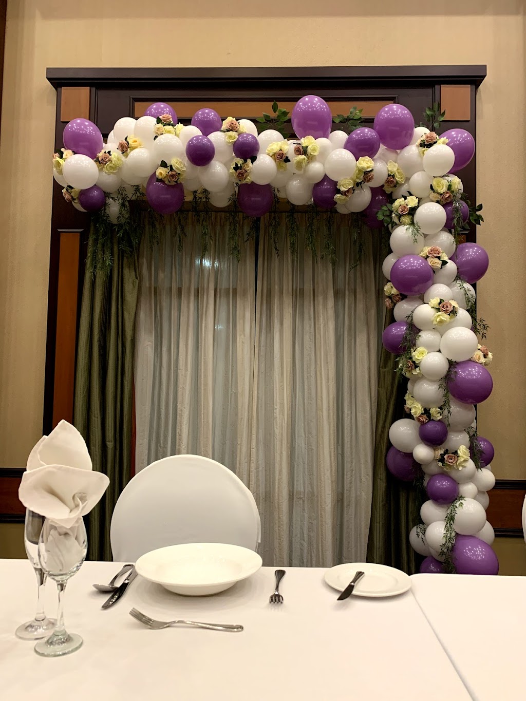 Balloon Terrace - Creative Balloon Decorations | 206 Duncan Ln, Milton, ON L9T 8B6, Canada | Phone: (647) 702-1720