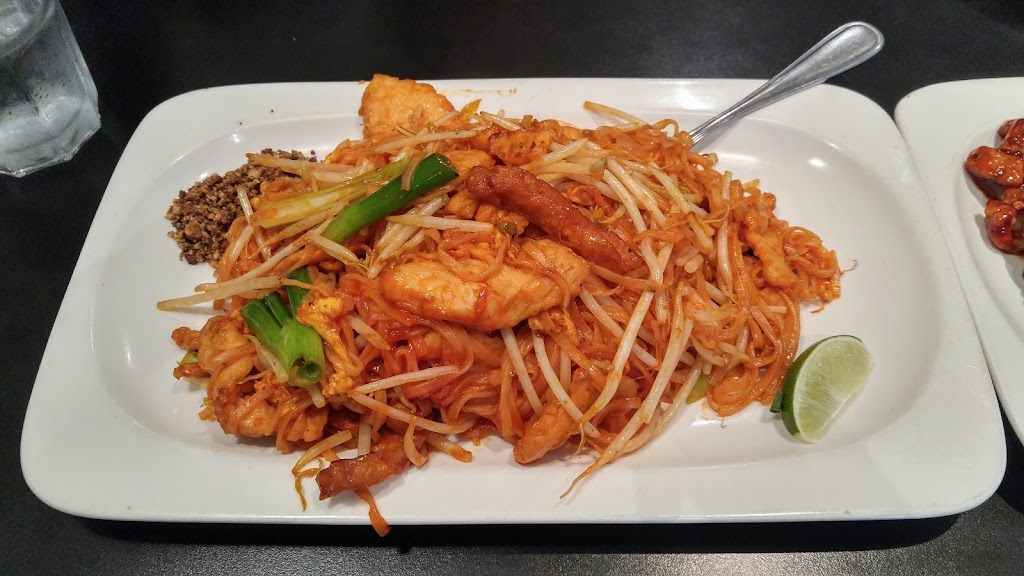 Pomelo Asian Cuisine | 2405 Fairview St, Burlington, ON L7R 2E3, Canada | Phone: (905) 681-8080