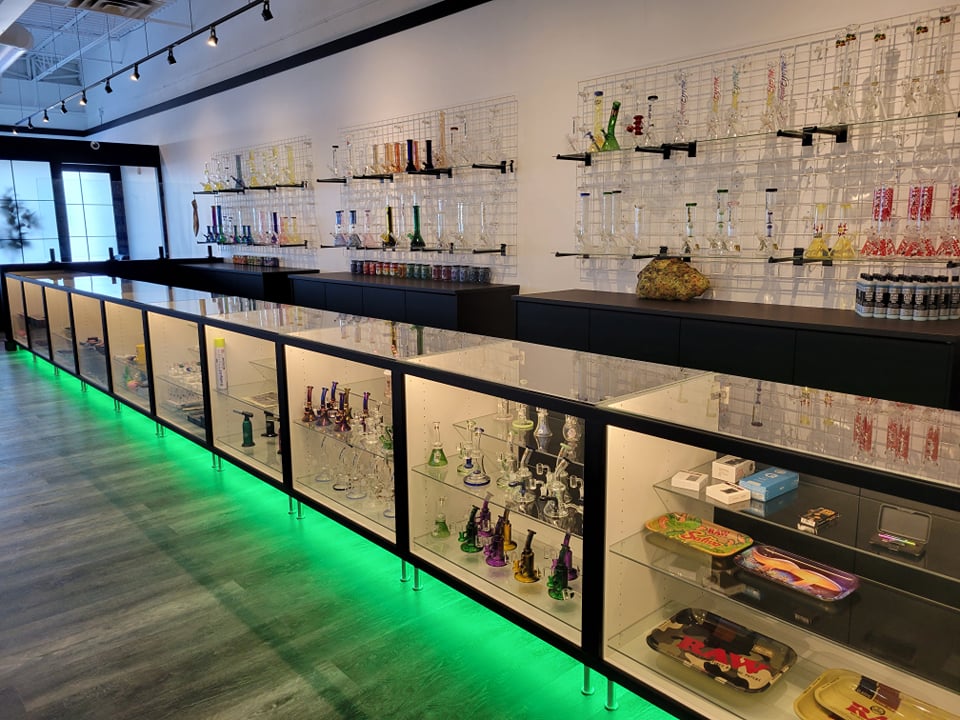 Dab Glass | 509 Wilson Ave unit 6, Kitchener, ON N2C 2M4, Canada | Phone: (519) 896-0708