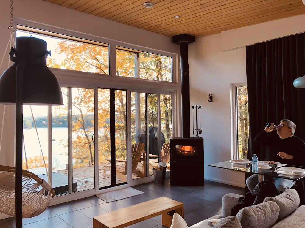 HOM mini chalets | 154 ch. du Rubis (Renard, Tamia, Hermine, Grand Pic, Pékan, Branchu 32 chemin du Saphir (Huard, Héron, Val-des-Monts, QC J8N 0A2, Canada | Phone: (873) 416-0111