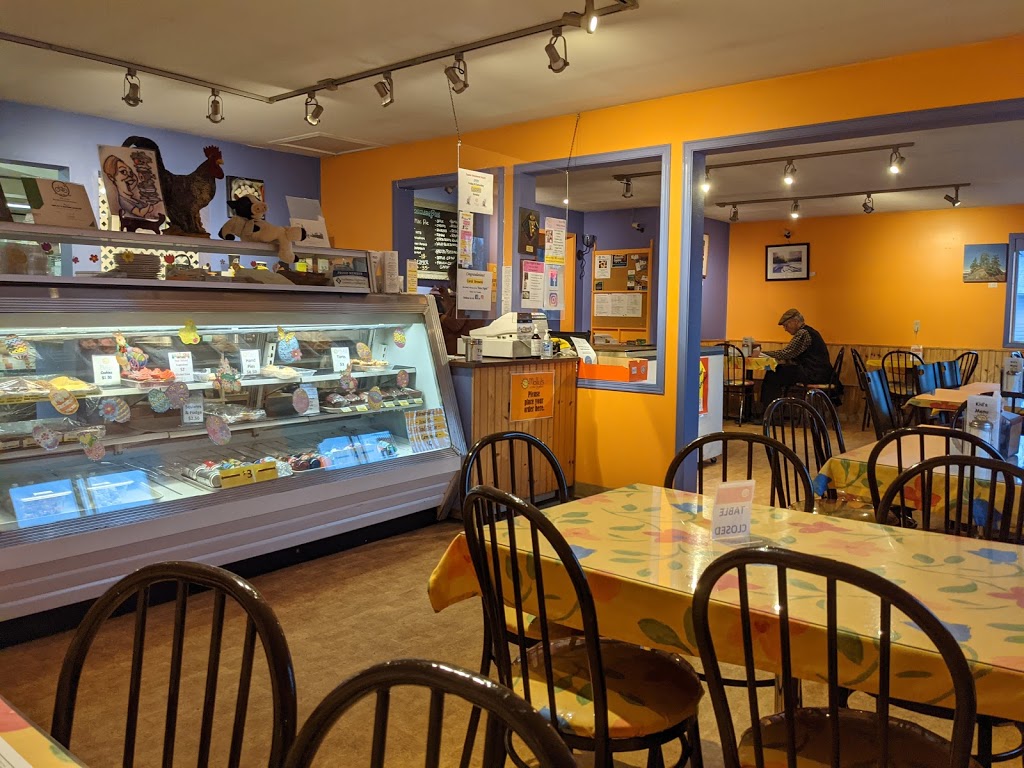 Mollys Bistro Bakery | 170 Bobcaygeon Rd, Minden, ON K0M 2K0, Canada | Phone: (705) 286-6988