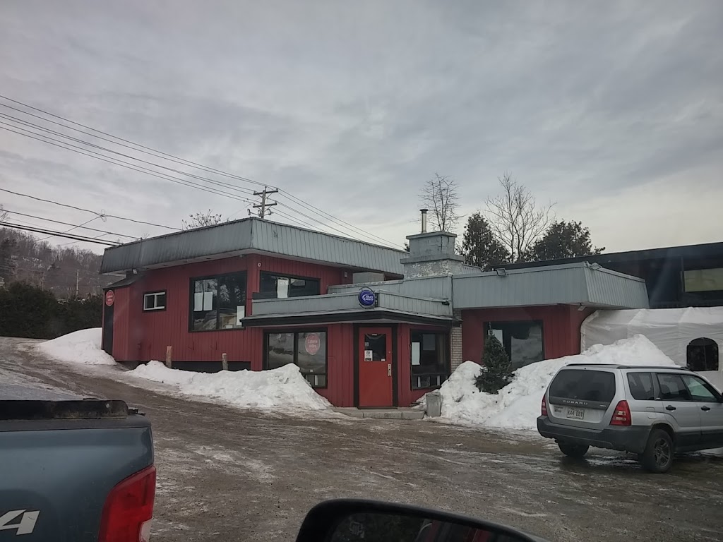 Bar de la Vallée | 520 Rue Principale, Saint-Sauveur, QC J0R 1R5, Canada | Phone: (450) 227-5998