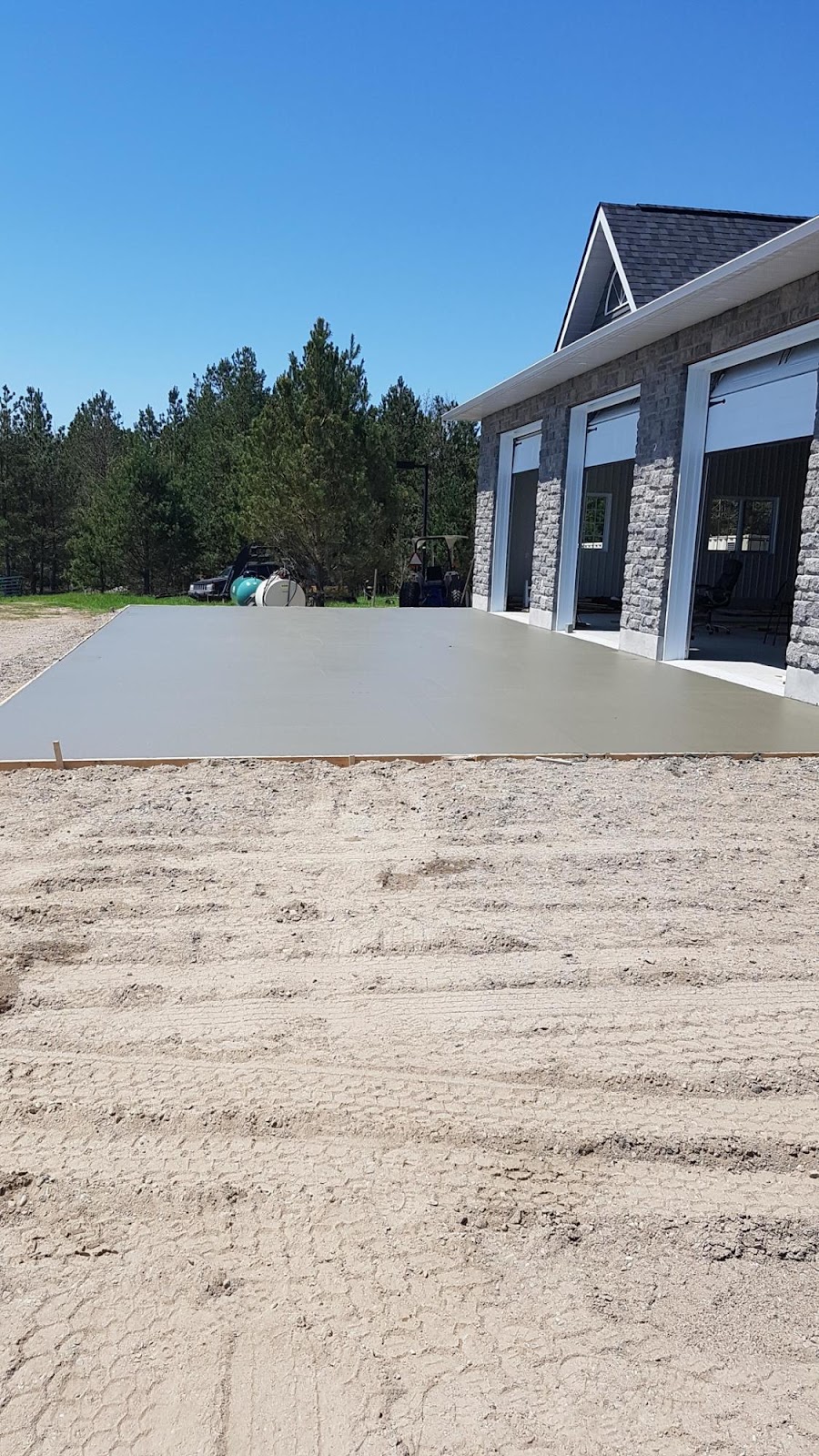 RM Custom Concrete Ltd | Concession Rd 15 W, Penetanguishene, ON L9M 1R3, Canada | Phone: (705) 529-6378