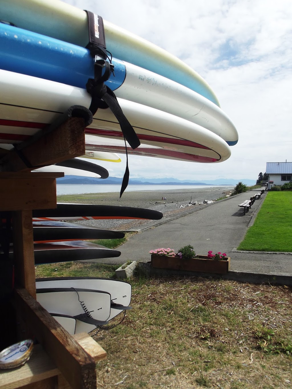 Dragonfly Stand Up Paddle Board Rentals | 2831 Island Hwy W, Qualicum Beach, BC V9K 2C4, Canada | Phone: (604) 617-9194