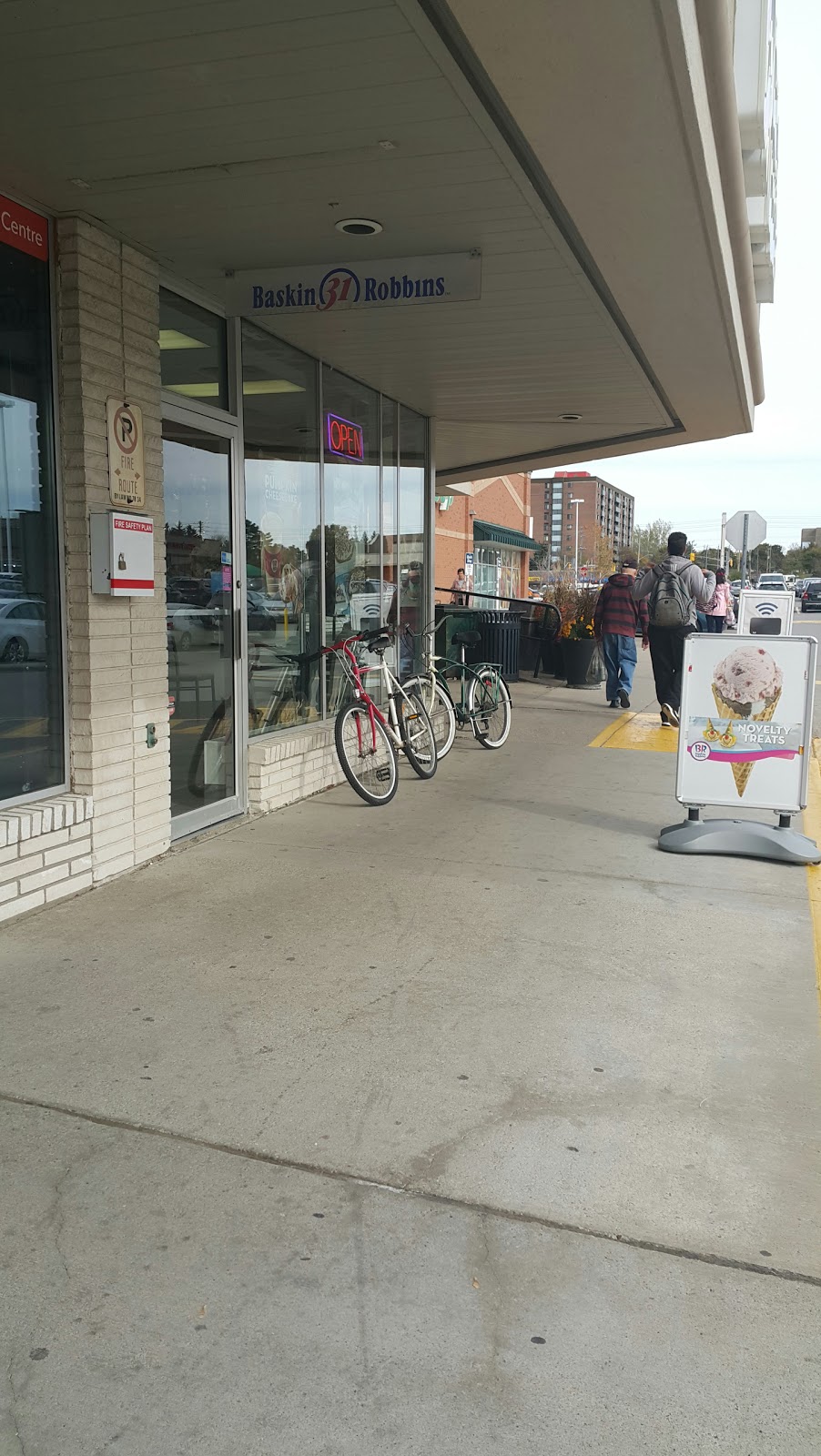 Baskin Robbins | 117-94 Bridgeport Rd E, Waterloo, ON N2J 2J9, Canada | Phone: (519) 725-3100