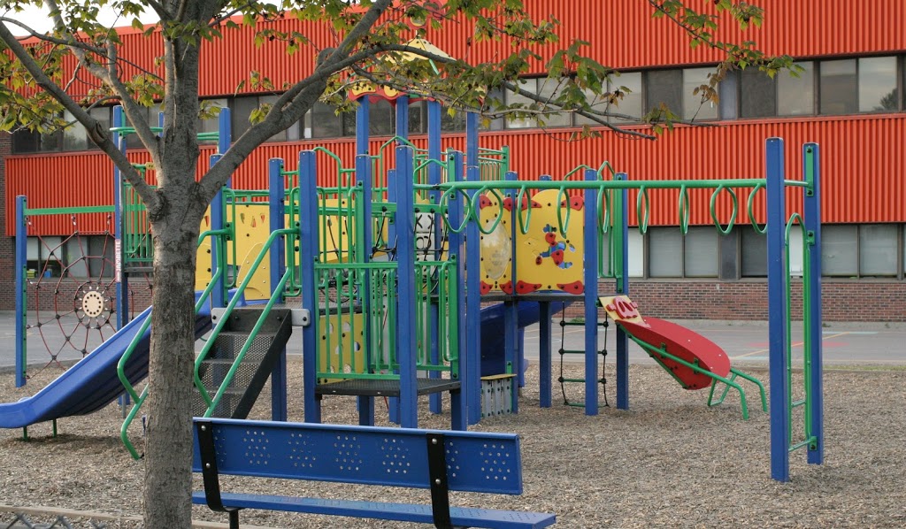 Charles-Bruneau Elementary School | 3010 Boulevard Napoléon, Brossard, QC J4Y 2A3, Canada | Phone: (450) 676-9285