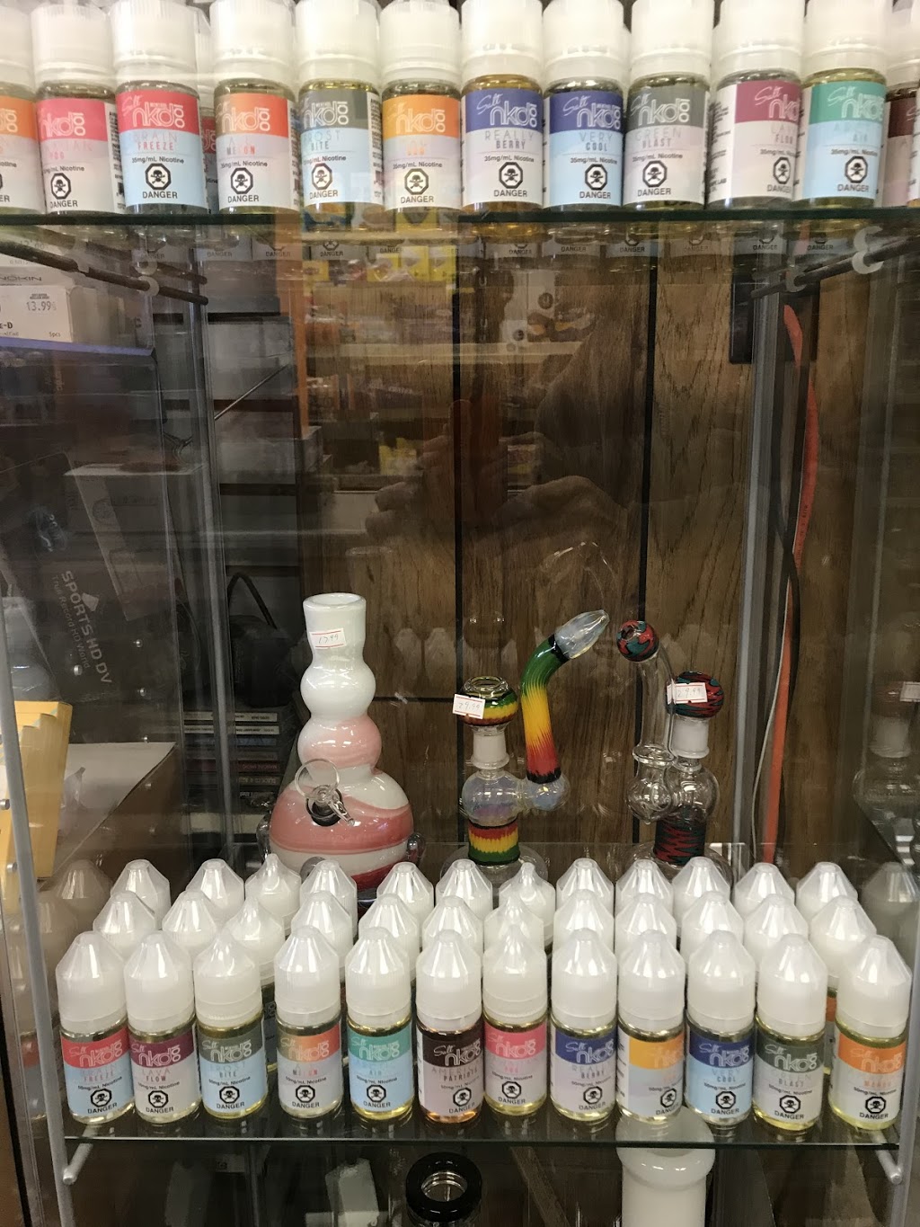 Jug city /vape store /stlth/JUUL available | 21D Essa Rd, Barrie, ON L4N 3K4, Canada | Phone: (705) 716-1998