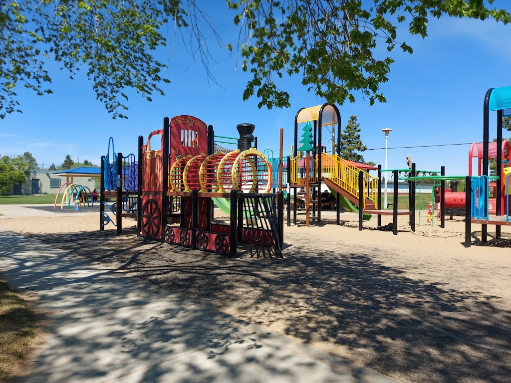 Hazeldean Park | 9630 66 Ave NW, Edmonton, AB T6E 4W9, Canada | Phone: (780) 439-0847