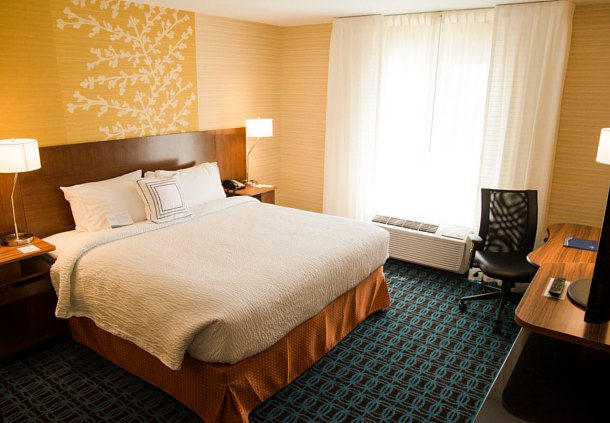 Fairfield Inn & Suites by Marriott Moncton | 26 Marriott Dr, Moncton, NB E1A 7S4, Canada | Phone: (506) 855-0033