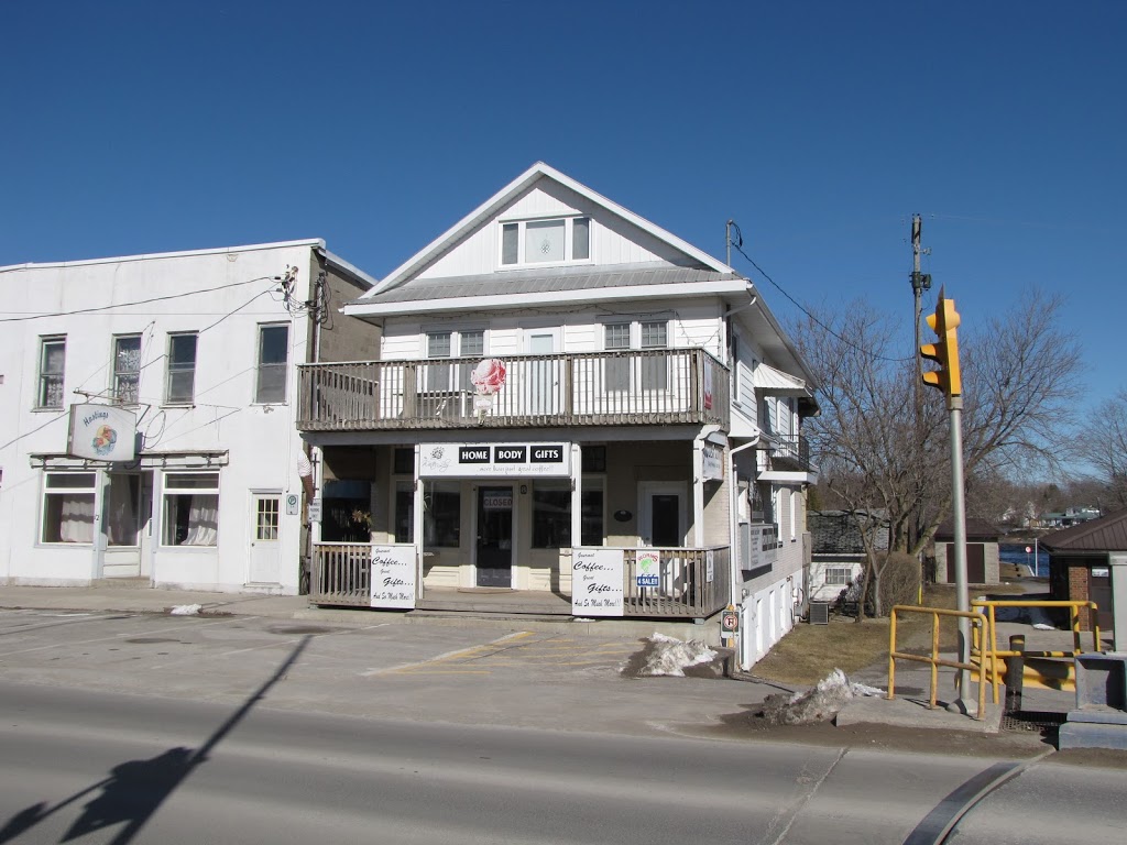 The Water Lily Decor & General Store & Lockside Guest Suite | 8 Bridge St N, Hastings, ON K0L 1Y0, Canada | Phone: (705) 696-3444