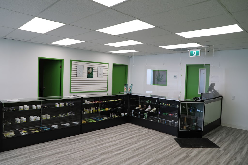 Green Queen Cannabis Ltd | 357 Stafford Dr N, Lethbridge, AB T1H 2A7, Canada | Phone: (403) 942-3122