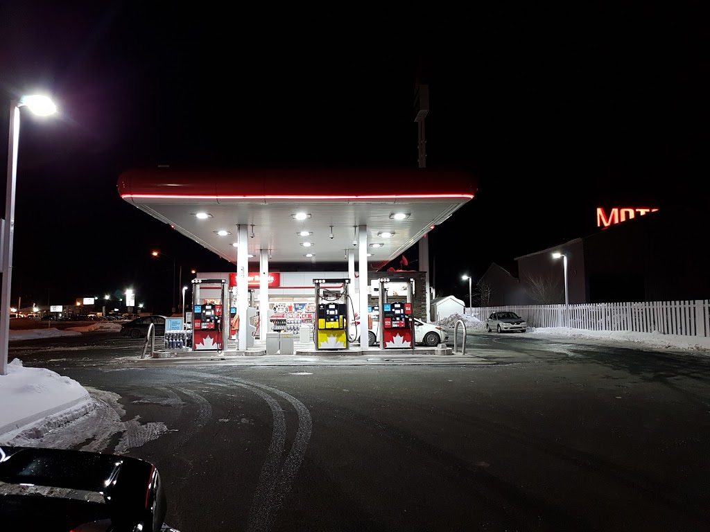 Petro-Canada | 4200 Rue Bernard-Pilon, Saint-Mathieu-de-Beloeil, QC J3G 4S7, Canada | Phone: (450) 464-1015