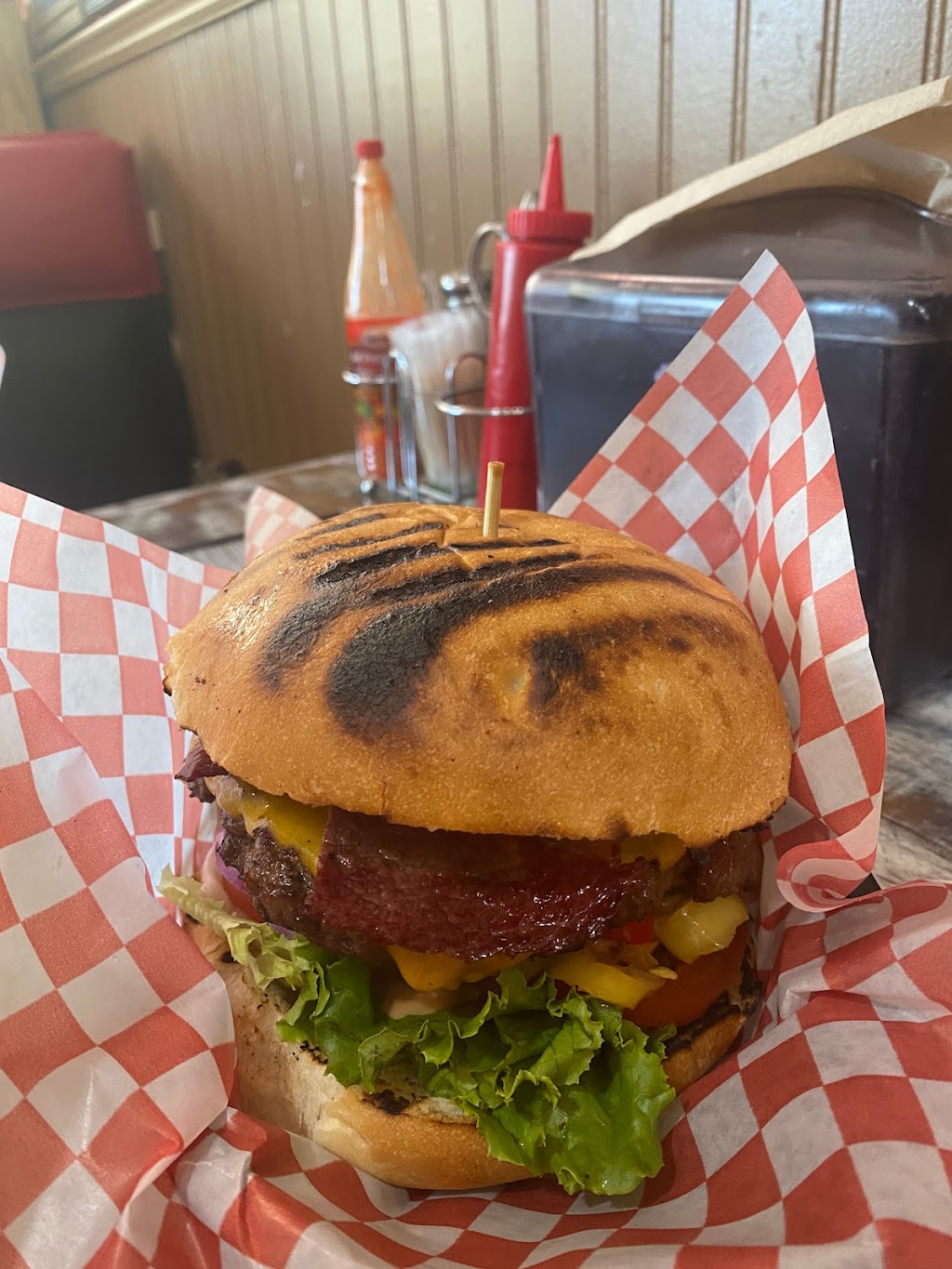 Flippn Burgers | 330 10 St NW, Calgary, AB T2N 1V8, Canada | Phone: (403) 474-9365