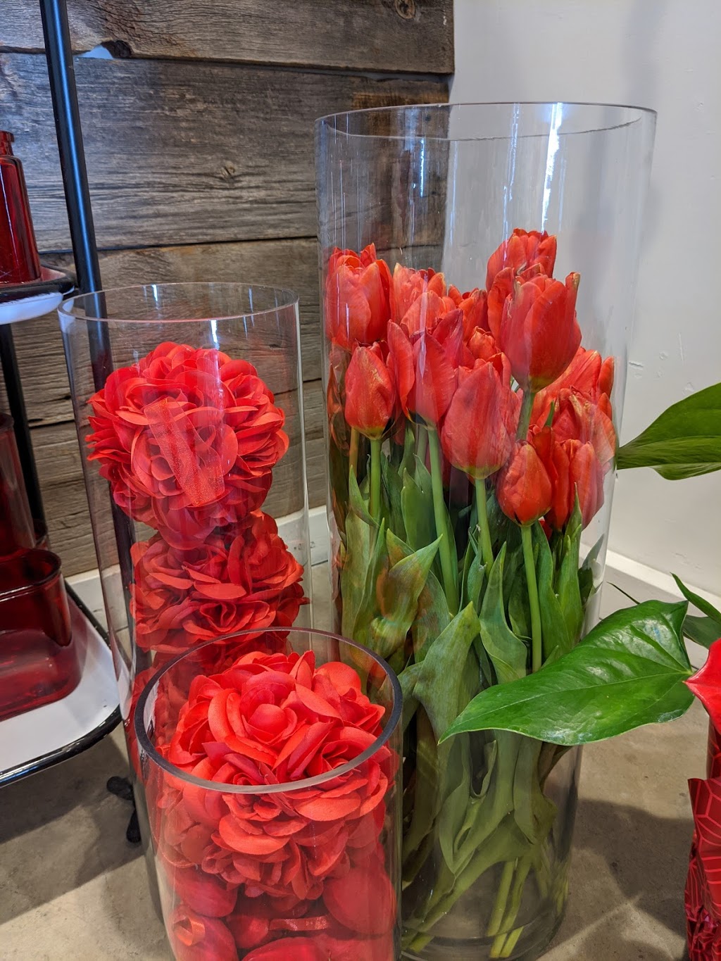 The Flower Shop at Thiessens | 400 Talbot Rd E, Leamington, ON N8H 3V6, Canada | Phone: (519) 326-5282