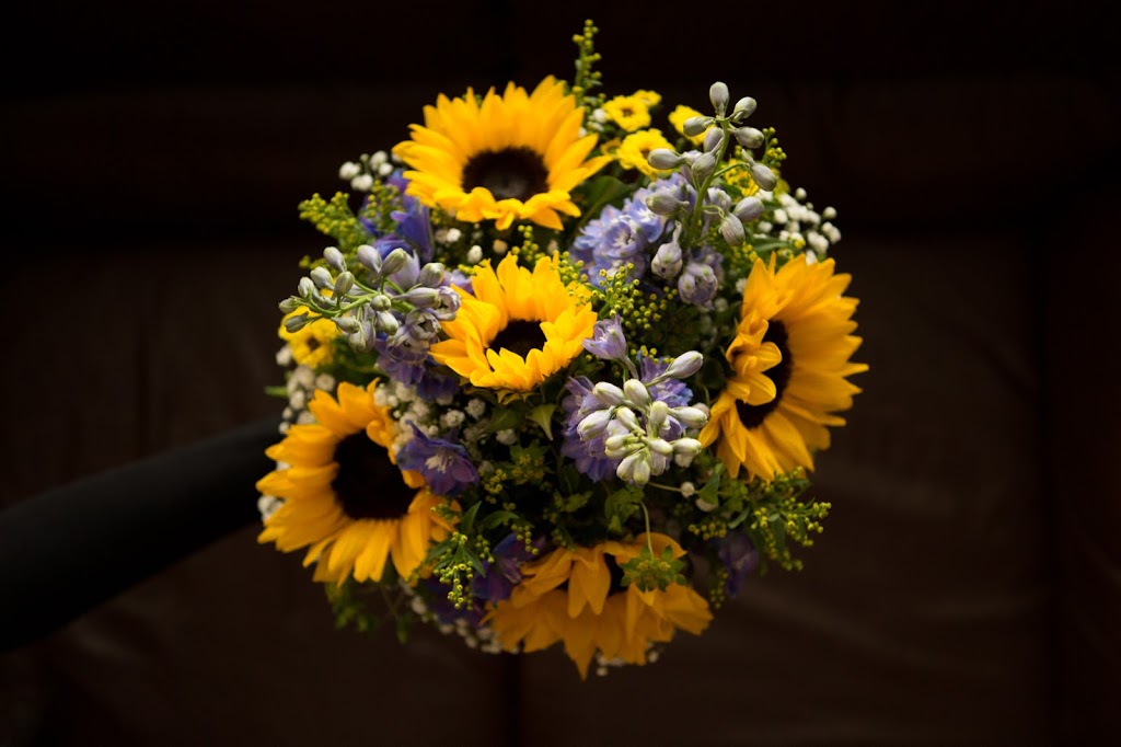 Allans Flowers | 5111 Bowness Rd NW, Calgary, AB T3B 4M9, Canada | Phone: (403) 288-2190