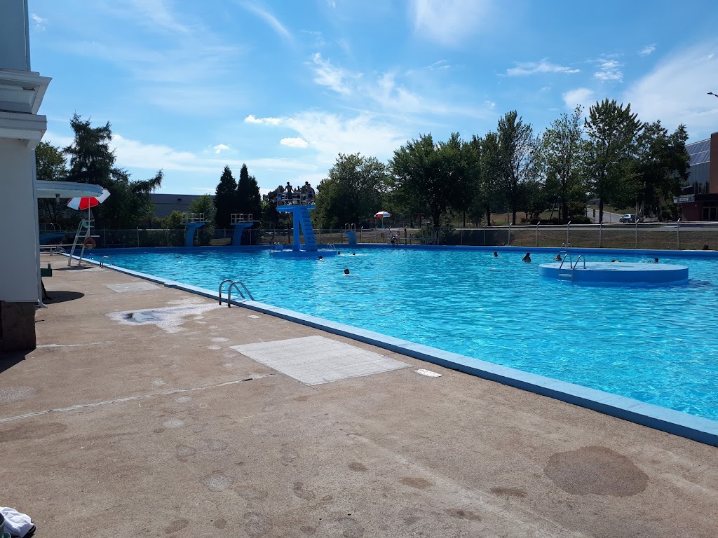 Piscine publique | Shawinigan, QC G9N, Canada | Phone: (819) 536-7200