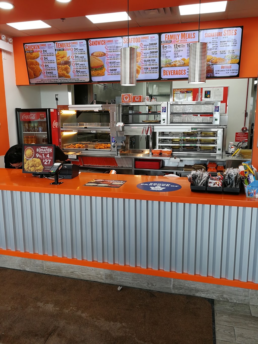 POPEYES LOUISIANA KITCHEN | 6795 Airport Rd A1, Mississauga, ON L4V 1E4, Canada | Phone: (905) 673-0010