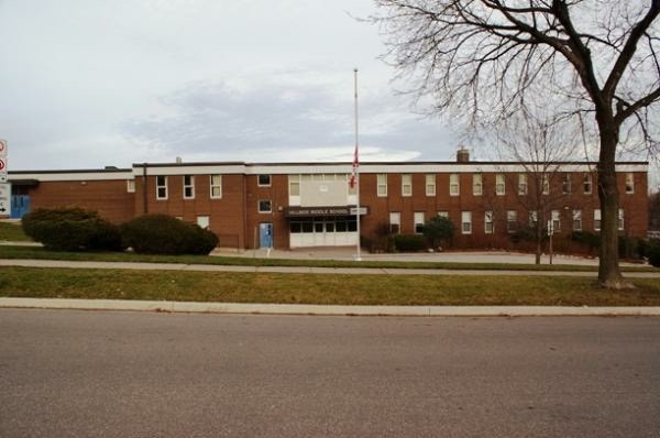 Hillside Public School | 1290 Kelly Rd, Mississauga, ON L5J 3V1, Canada | Phone: (905) 822-0122