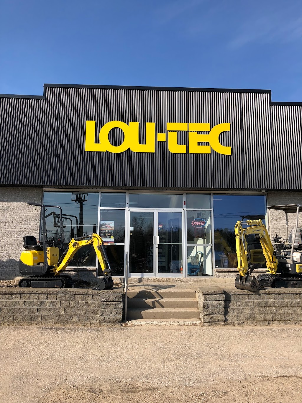 LOU-TEC - Location Hautes-Laurentides inc. | 334 Bd des Ruisseaux, Mont-Laurier, QC J9L 0S6, Canada | Phone: (819) 499-4015