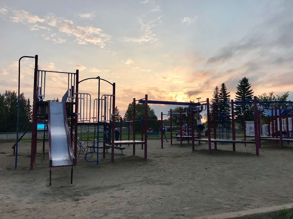 Blueberry School Playground | 1510 Parkland Dr, Carvel, AB T0E 0H0, Canada | Phone: (780) 963-3625