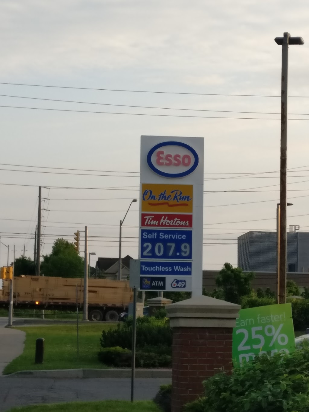 Esso | 13735 Bathurst St, Richmond Hill, ON L4E 3Z1, Canada | Phone: (905) 773-1139